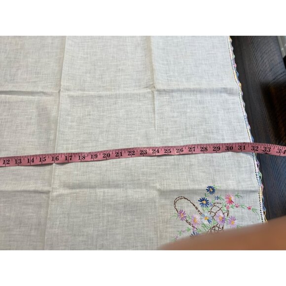 Vintage Embroidered Linen small Tablecloth With Floral Basket Design - Picture 4 of 5